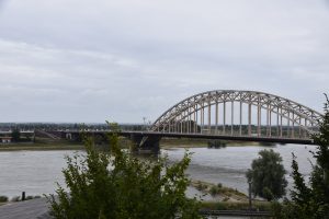 Waalbrug Nijmegen, Bruggen